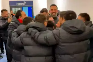 Arda Turan, Zaferi Down Sendromlularla Kutladı!
