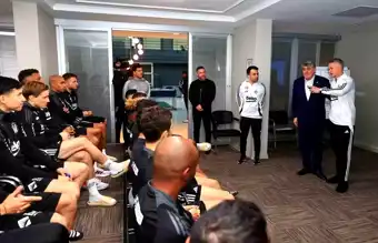 Beşiktaş'ta Yeni Sezon Toplantısı: Adalı ve Solskjaer'den Futbolculara Mesaj