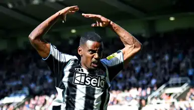 Al Hilal, Osimhen'den Sonra Isak'ı Hedefledi!