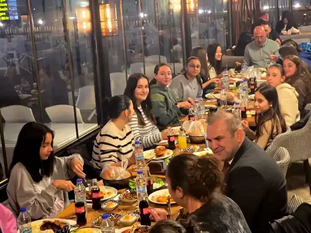 Dilsiz'den Voleybol Takımına Motivasyon Yemeği