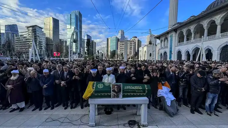 Bolu Yangınında Ölen Aile İstanbul'da Toprağa Verildi