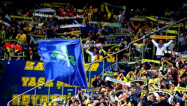 Fenerbahçe, Tehdit Eden Taraftarın Kombinesini İptal Etti
