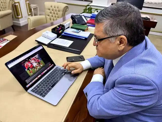 Vali Özarslan, AA Yılın Kareleri'ni Oylamak İçin Sinop'ta